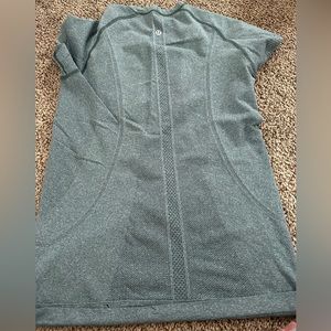 Lululemon Size 6 Run Swiftly SS